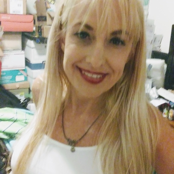 Meet your Posher, Laurel - Picture 3 of 4